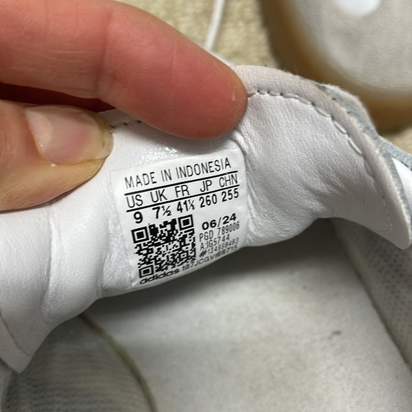 Adidas Samba Sneaker men’s size 9/women’s size 10 - Picture 10 of 16